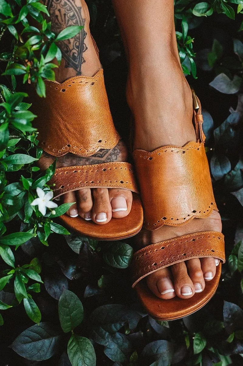 Crystal Glow Leather Heels in Vintage Tan