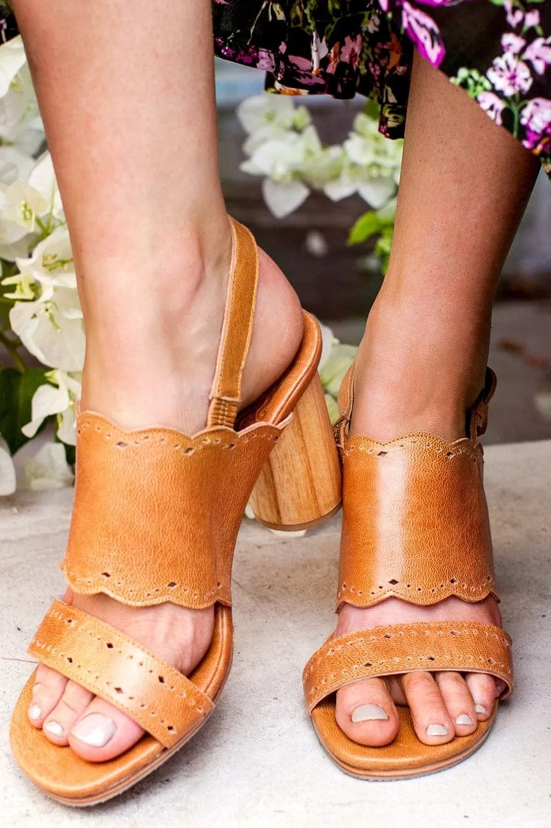 Crystal Glow Leather Heels in Vintage Tan