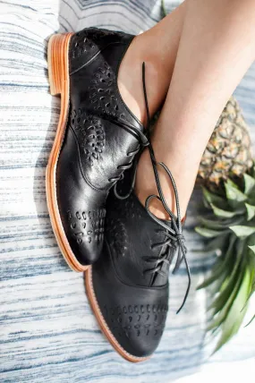 Heartbreak Leather Oxfords in Black