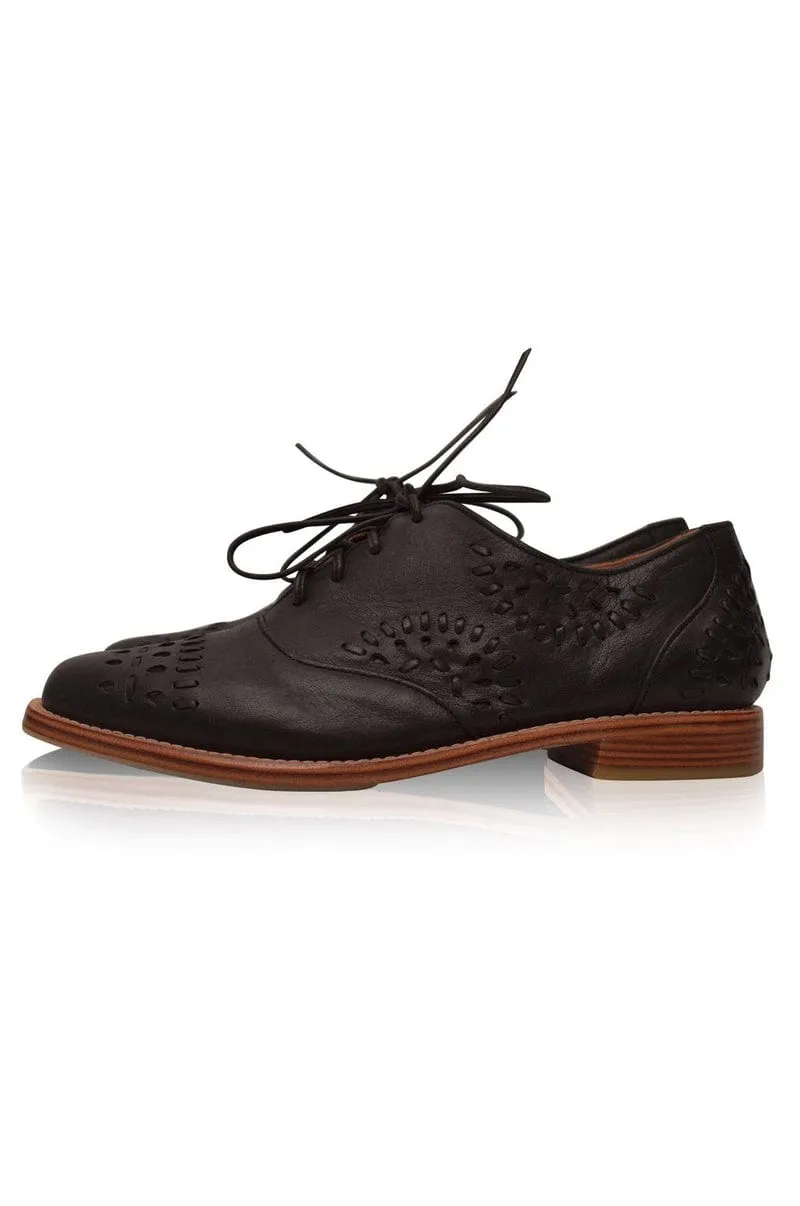 Heartbreak Leather Oxfords in Black