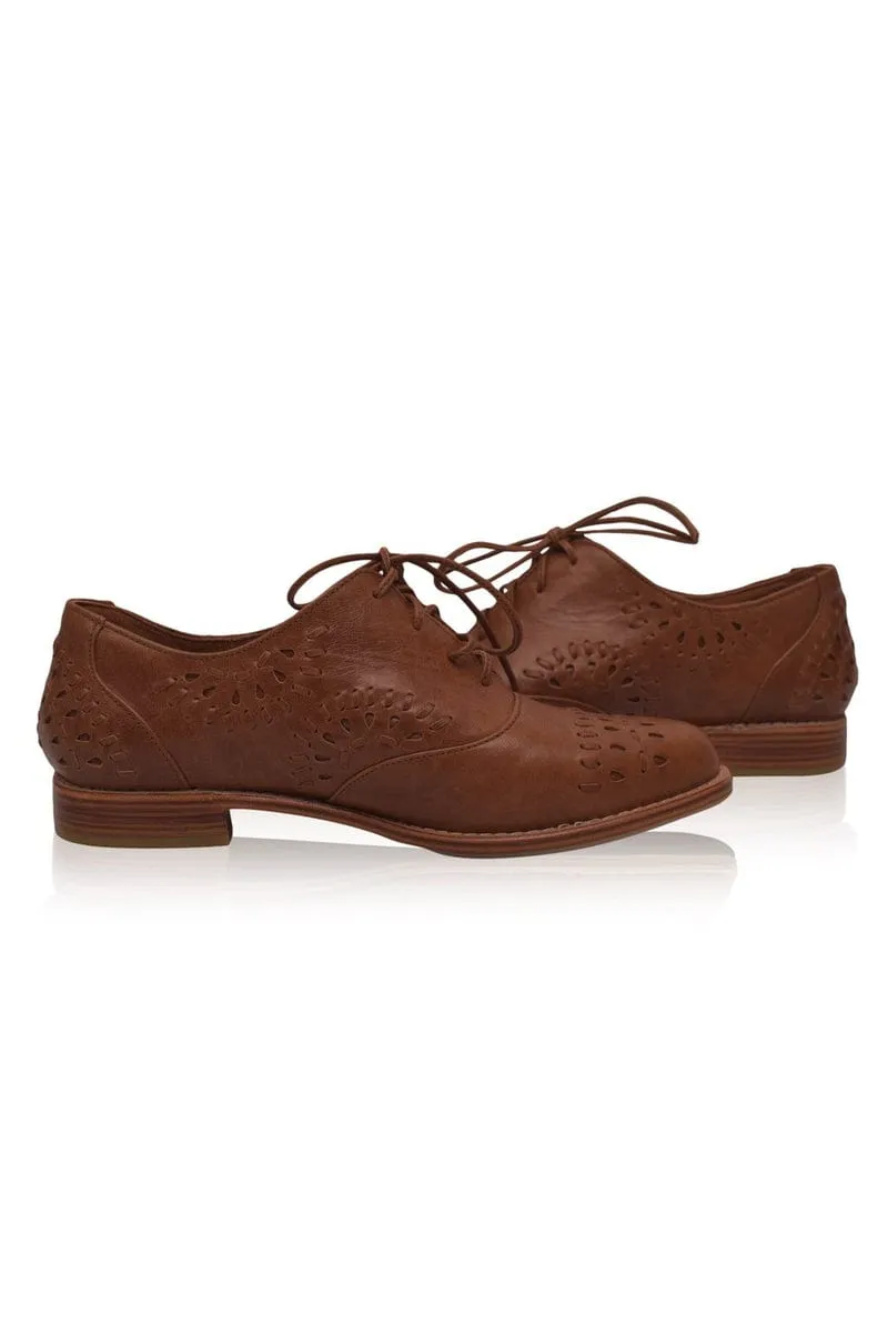 Heartbreak Leather Oxfords in Vintage Camel