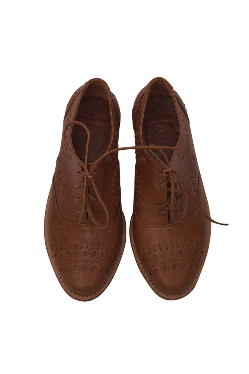 Heartbreak Leather Oxfords in Vintage Camel