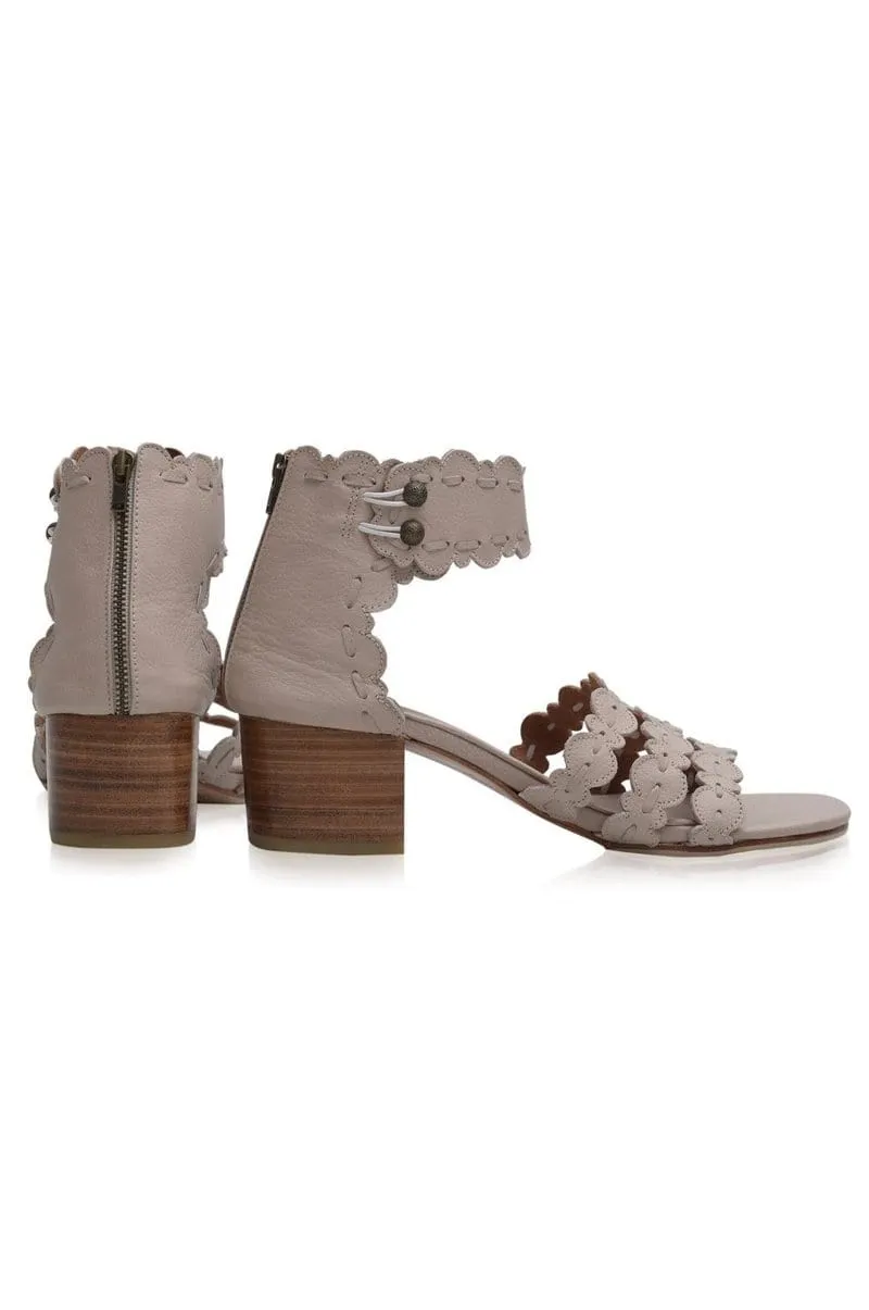 Seaside Leather Sandals in Ivory